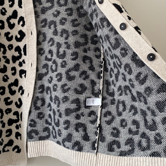 J. Jill Leopard Print Button Up Relaxed Fit Soft Cardigan Sweater Size S - Picture 7 of 14